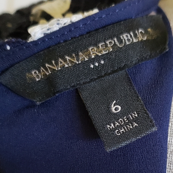 Banana Republic Lace Dress - Picture 4 of 4